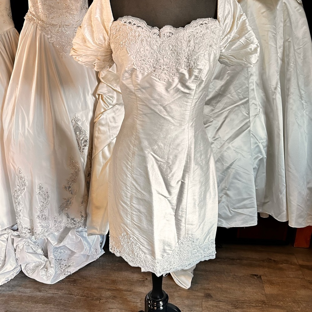White Lace-Trim Puff Sleeve Cocktail Dress